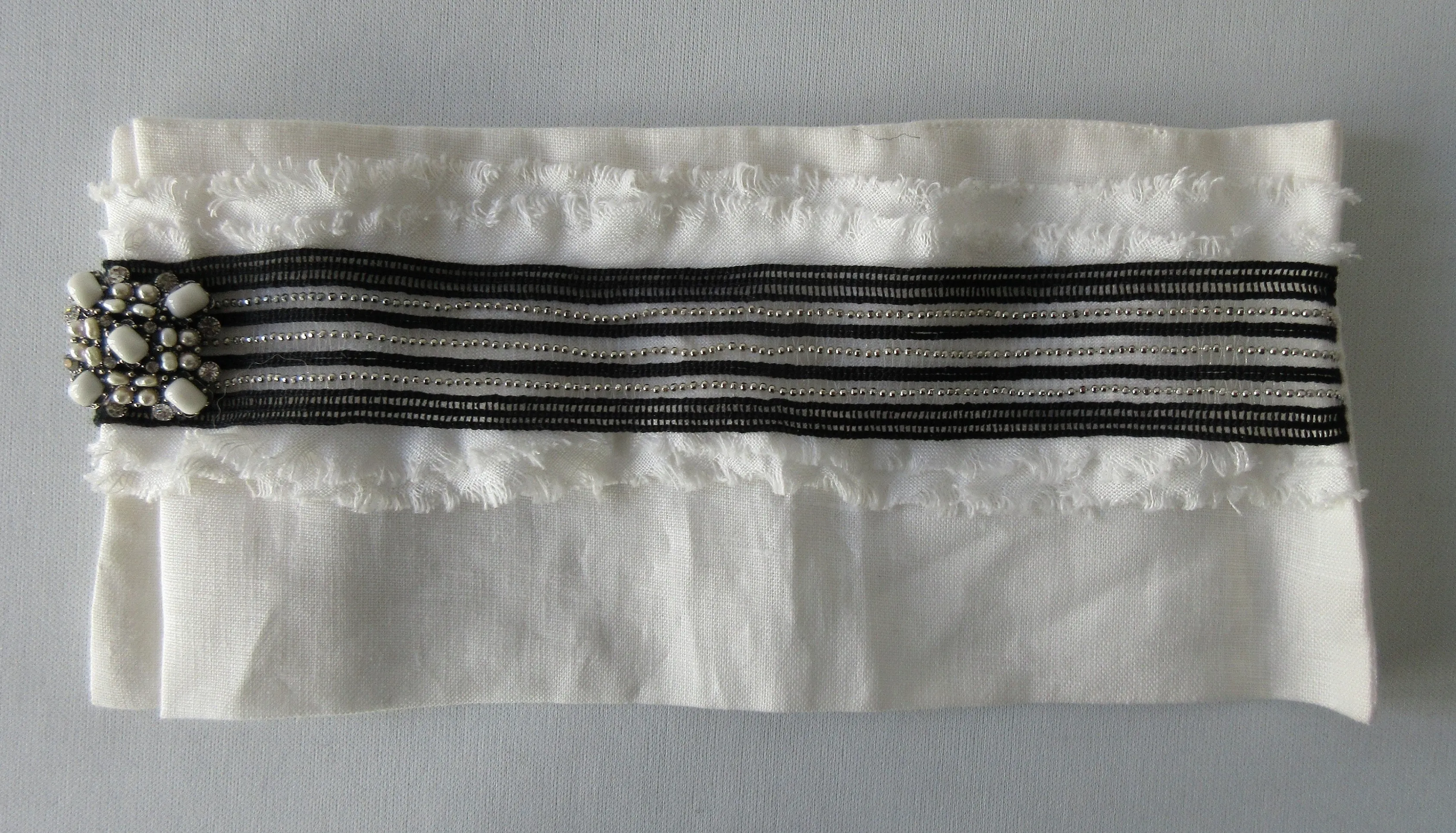 20C05 -Catherine Osti White Linen with Stripe Trim Cuffs