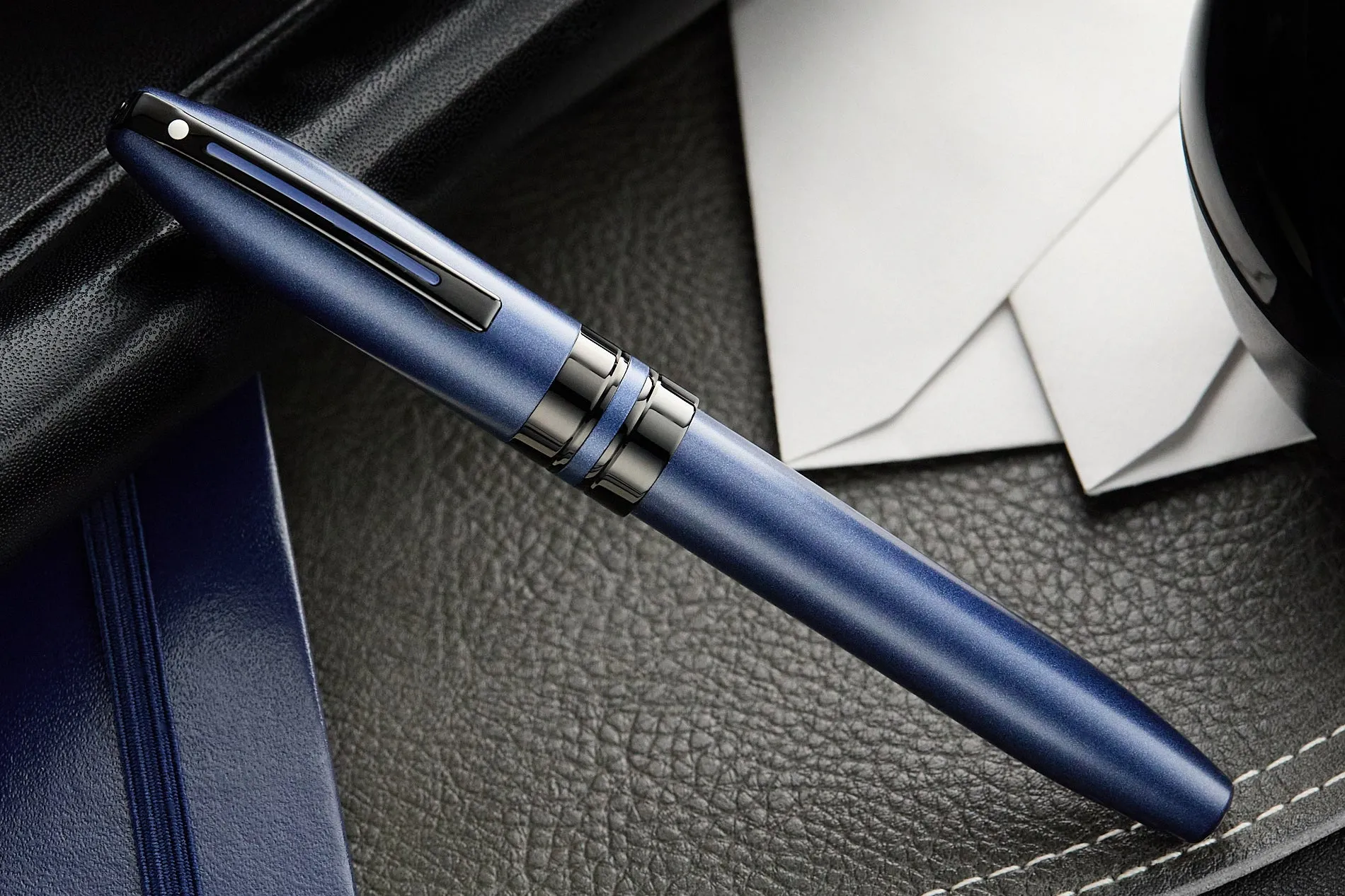 (Bottom Shelf) Sheaffer Icon Fountain Pen - Blue/Black