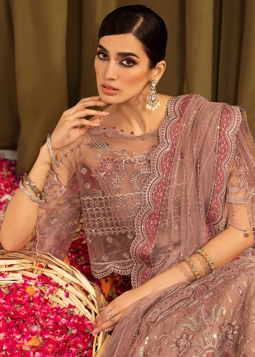 Mehfil E Uroos Luxury Formals 23 by Alizeh | V16D06 - Anamta